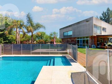 VENTA CASA DE 4 DORMITORIOS  HARAS DEL SUR II