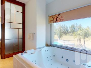 VENTA CASA DE 4 DORMITORIOS  HARAS DEL SUR II
