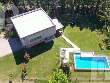 VENTA CASA DE 4 DORMITORIOS  HARAS DEL SUR II