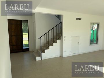 Casa en Venta - Santa Elena, Pilar del Este