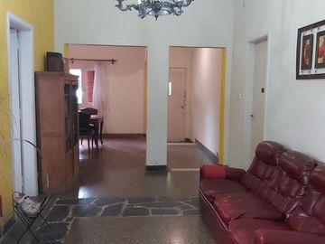 Casas en venta - 5 dormitorios 4 baños - Cocheras - 130mts2 - Necochea