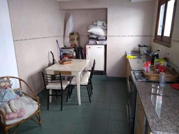 Casas en venta - 5 dormitorios 4 baños - Cocheras - 130mts2 - Necochea