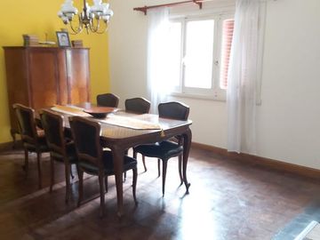 Casas en venta - 5 dormitorios 4 baños - Cocheras - 130mts2 - Necochea