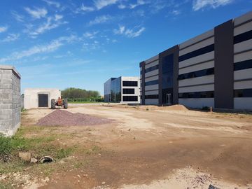 Inmueble de 5.000 m2 cubiertos en Complejo Industrial s/  Aut. Panamericana - Ruta 8 Km 64.