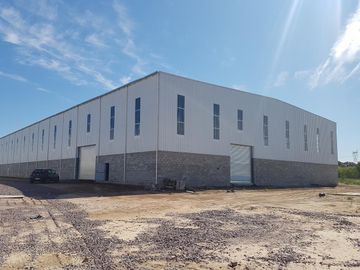 Inmueble de 5.000 m2 cubiertos en Complejo Industrial s/  Aut. Panamericana - Ruta 8 Km 64.
