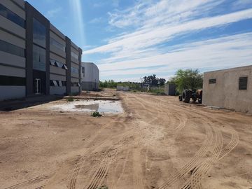 Inmueble de 5.000 m2 cubiertos en Complejo Industrial s/  Aut. Panamericana - Ruta 8 Km 64.