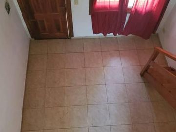 APTO CREDITO .VENTA CASA TIPO DUPLEX  EN PILAR CENTRO. EXCELENTE RENTABILIDAD ANUAL