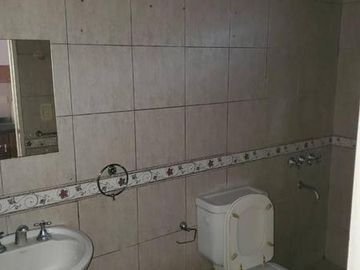 APTO CREDITO .VENTA CASA TIPO DUPLEX  EN PILAR CENTRO. EXCELENTE RENTABILIDAD ANUAL