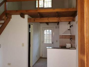 APTO CREDITO .VENTA CASA TIPO DUPLEX  EN PILAR CENTRO. EXCELENTE RENTABILIDAD ANUAL