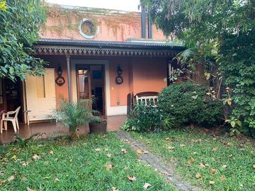 Casa de corte antiguo  - Temperley Oeste