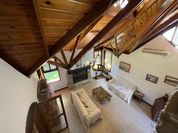 Casa 4 dormitorios en condominio Fisherton - Permuta