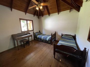 Casa 4 dormitorios en condominio Fisherton - Permuta