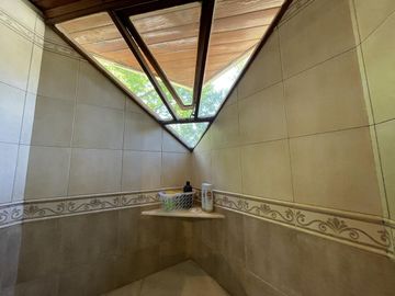 Casa 4 dormitorios en condominio Fisherton - Permuta