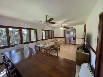 Casa 4 dormitorios en condominio Fisherton - Permuta