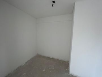 Departamento de cuatro ambientes a la venta en Wilde
