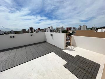 Departamento de cuatro ambientes a la venta en Wilde