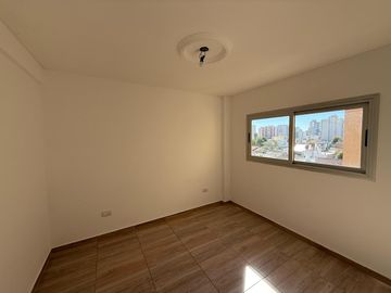 Amplio departamento tres ambientes a la venta en Wilde