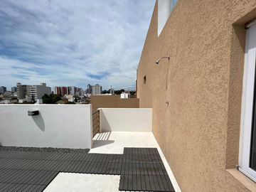Departamento de cuatro ambientes a la venta en Wilde