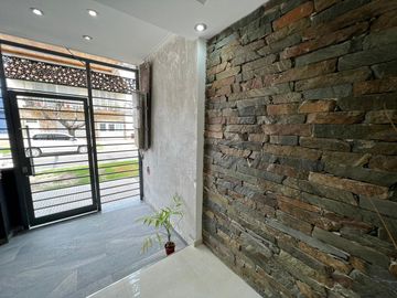 Departamento de cuatro ambientes a la venta en Wilde