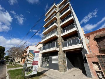 Departamento de cuatro ambientes a la venta en Wilde