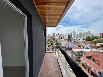 Departamento de cuatro ambientes a la venta en Wilde
