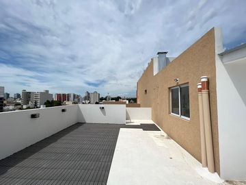 Departamento de cuatro ambientes a la venta en Wilde
