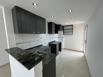 Departamento de cuatro ambientes a la venta en Wilde