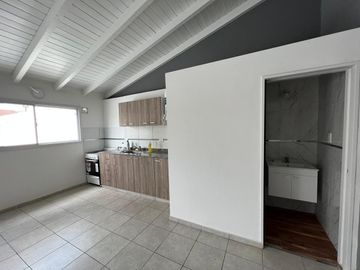 Departamento de cuatro ambientes a la venta en Wilde