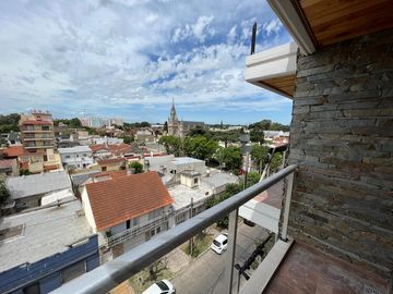 Departamento de cuatro ambientes a la venta en Wilde