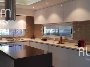 Casa en El Ombu | 5 Dorm. | 3 en Suite | 1 en PB