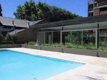 Lindísimo departamento en PB con galería, jardín y seguridad las 24 hs.