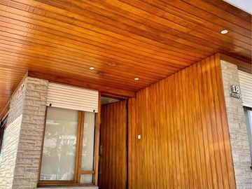 Casa en venta - 5 Dormitorios 3 Baños 2 Cocheras - 260Mts2 - Necochea