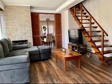 Casa en venta - 5 Dormitorios 3 Baños 2 Cocheras - 260Mts2 - Necochea