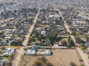 Terreno en  calle Rucanelo a metros de la Ave. Peron