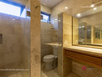 Hermosa residencia de lujo en venta Bugambilias; 5 habitaciones
