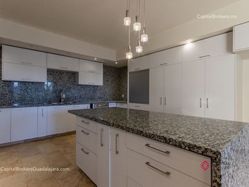 Hermosa residencia de lujo en venta Bugambilias; 5 habitaciones