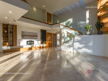 Hermosa residencia de lujo en venta Bugambilias; 5 habitaciones