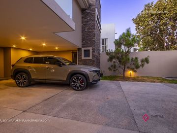 Hermosa residencia de lujo en venta Bugambilias; 5 habitaciones