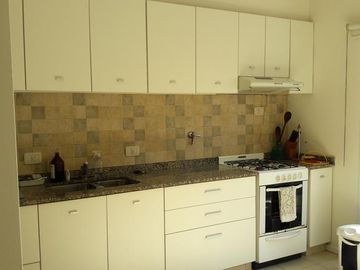 LINDÍSIMA CASA EN ADROGUÉ, MUY BIEN UBICADA -