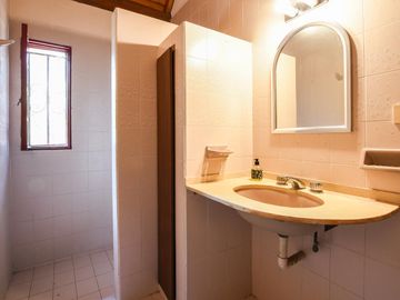 Casa de 3 dormitorios, terreno de  2375 m2 - Espora 5400 - Funes | Venta