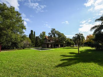 Casa de 3 dormitorios, terreno de  2375 m2 - Espora 5400 - Funes | Venta