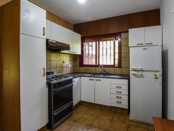 Casa de 3 dormitorios, terreno de  2375 m2 - Espora 5400 - Funes | Venta