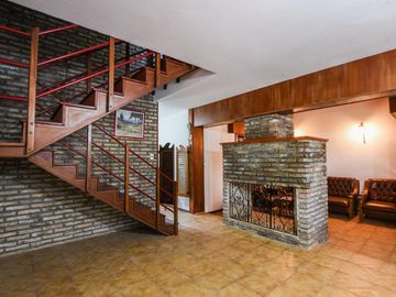 Casa de 3 dormitorios, terreno de  2375 m2 - Espora 5400 - Funes | Venta