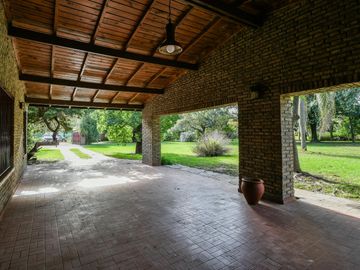 Casa de 3 dormitorios, terreno de  2375 m2 - Espora 5400 - Funes | Venta