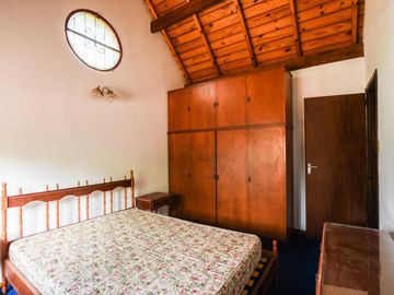 Casa de 3 dormitorios, terreno de  2375 m2 - Espora 5400 - Funes | Venta