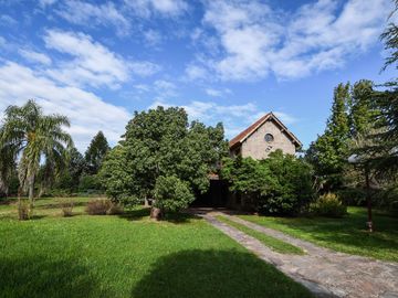 Casa de 3 dormitorios, terreno de  2375 m2 - Espora 5400 - Funes | Venta
