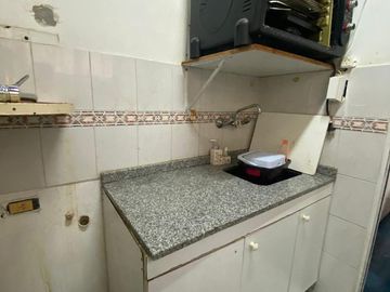 Duplex en venta de 4 ambientes con cochera y patio