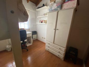 Duplex en venta de 4 ambientes con cochera y patio