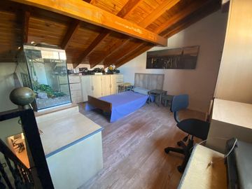 Duplex en venta de 4 ambientes con cochera y patio