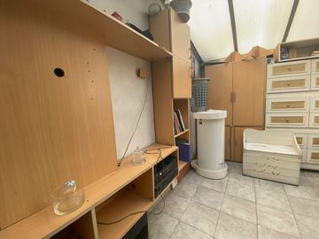 Duplex en venta de 4 ambientes con cochera y patio